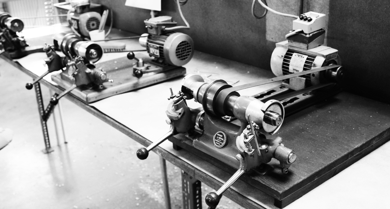 Machine outils des ateliers Roussilhe situés dans le Jura français